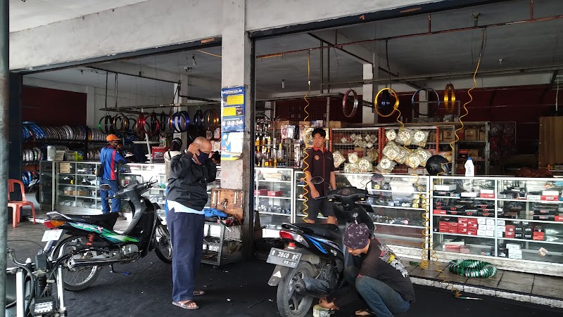 KRTM MOTOR CILACAP: The Secret to Keeping Your Bike Shiny on Cibeureum Road